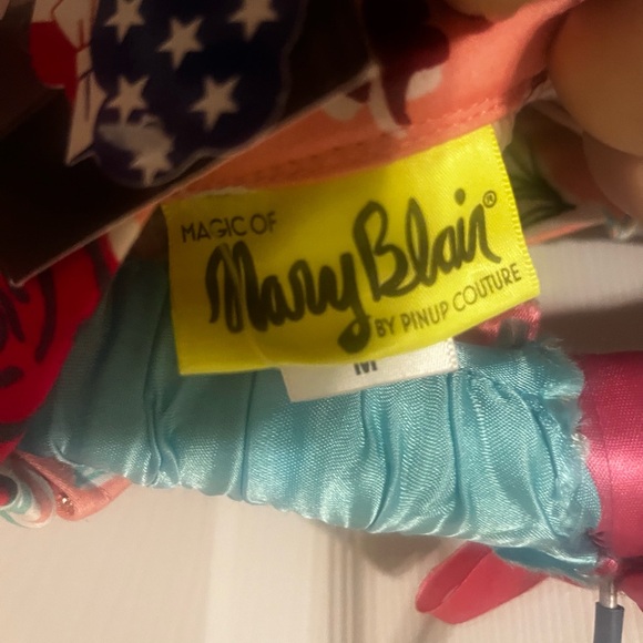 Pinup Couture Floral A-Line Skirt in Peach and Red - Picture 3 of 4